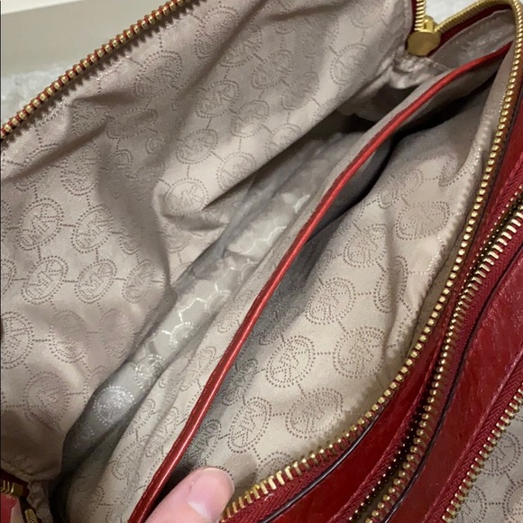 Michael Kors handbag - Picture 9 of 13